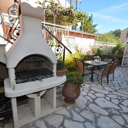 Makrades Apartment *